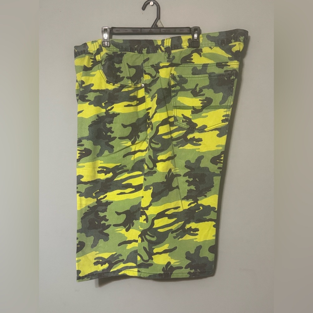 Akademiks Green and Yellow Camo Jean Shorts